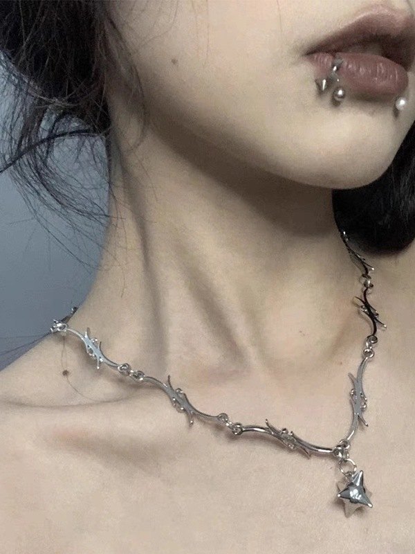Collar de plata con decoración de espinas punk-2